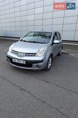 Хэтчбек Nissan Note 2006 в 