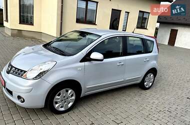 Хэтчбек Nissan Note 2008 в 