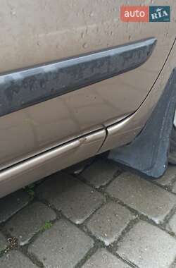 Хэтчбек Nissan Note 2008 в 