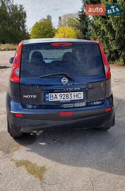 Хэтчбек Nissan Note 2006 в 