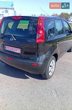 Хэтчбек Nissan Note 2007 в 