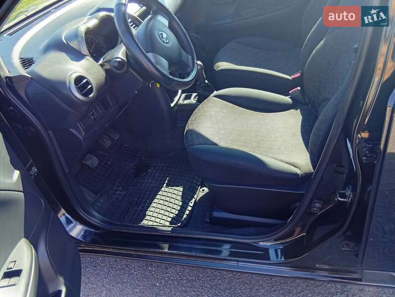 Хэтчбек Nissan Note 2007 в Житомире