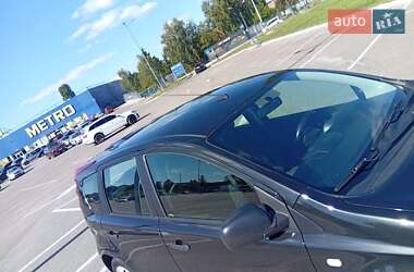 Хэтчбек Nissan Note 2007 в 