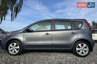 Хэтчбек Nissan Note 2008 в 