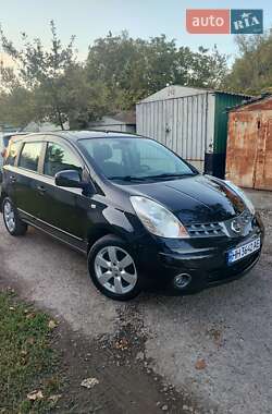 Хэтчбек Nissan Note 2007 в 