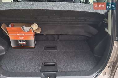 Хэтчбек Nissan Note 2009 в 