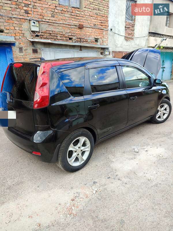 Хэтчбек Nissan Note 2012 в Ровно фото 11 Хэтчбек Nissan Note 2012 в Ровно