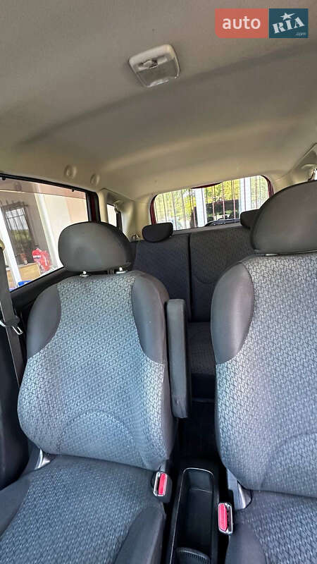 Хэтчбек Nissan Note 2012 в Тернополе