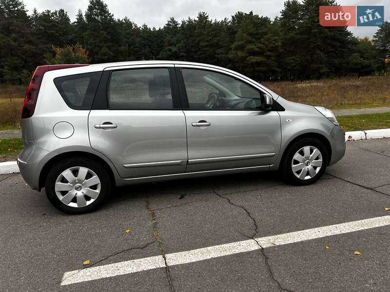 Хэтчбек Nissan Note 2010 в Кременчуге фото 3 Хэтчбек Nissan Note 2010 в Кременчуге