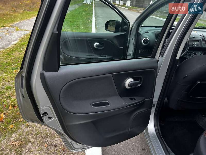 Хэтчбек Nissan Note 2010 в Кременчуге фото 27 Хэтчбек Nissan Note 2010 в Кременчуге