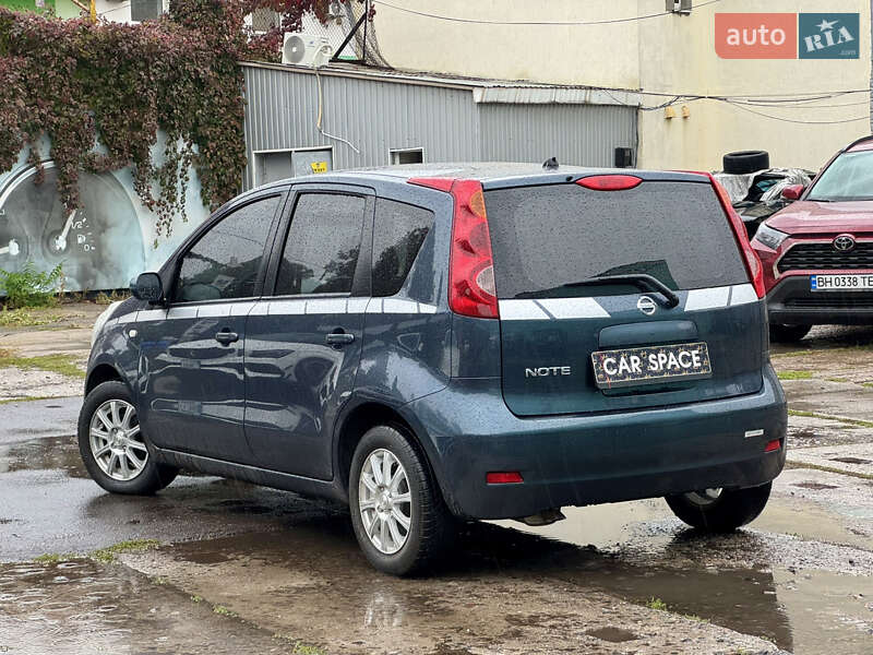 Хэтчбек Nissan Note 2012 в Одессе