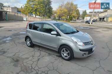 Хэтчбек Nissan Note 2006 в  фото 2 Хэтчбек Nissan Note 2006 в