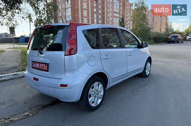 Хэтчбек Nissan Note 2008 в 