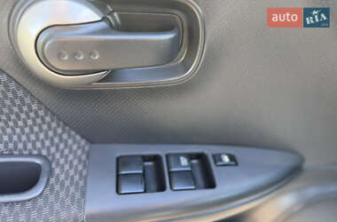 Хэтчбек Nissan Note 2008 в 