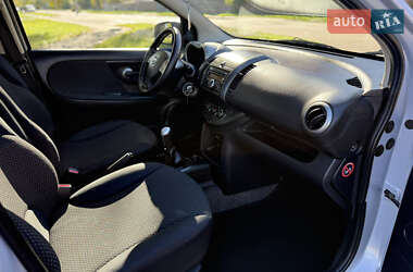 Хэтчбек Nissan Note 2008 в 