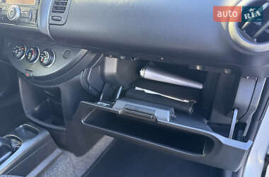 Хэтчбек Nissan Note 2008 в 