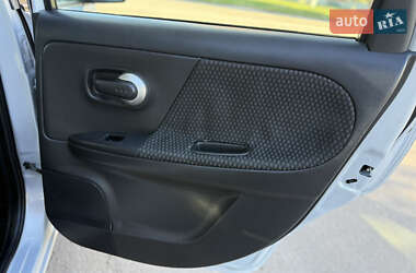 Хэтчбек Nissan Note 2008 в 