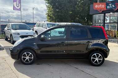 Хэтчбек Nissan Note 2006 в 