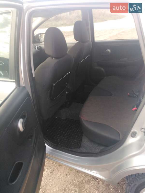Хэтчбек Nissan Note 2009 в Днепре