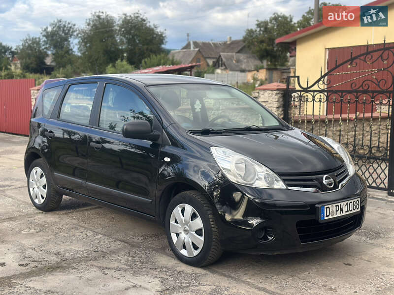 Хэтчбек Nissan Note 2009 в Дубно
