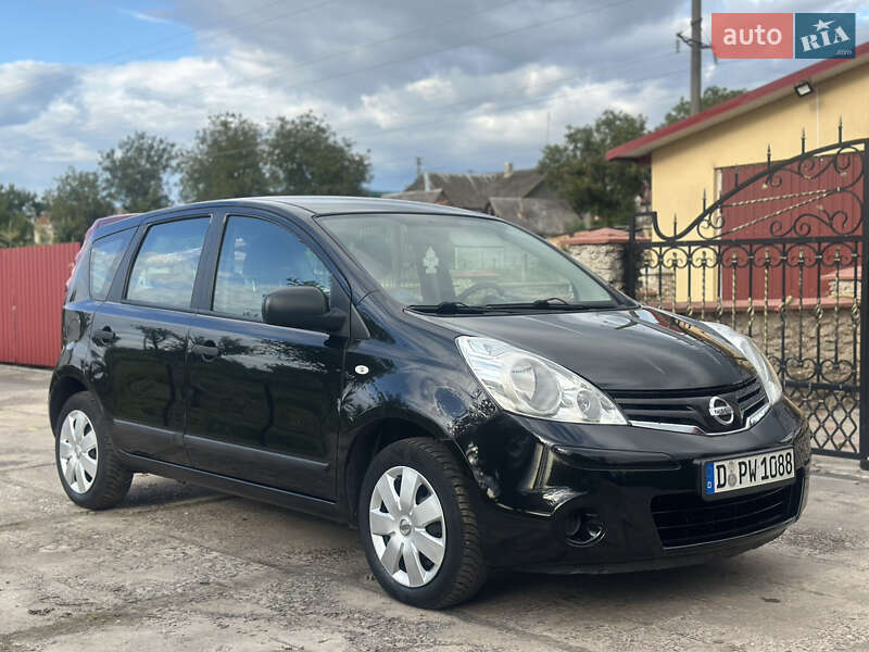 Хэтчбек Nissan Note 2009 в Дубно