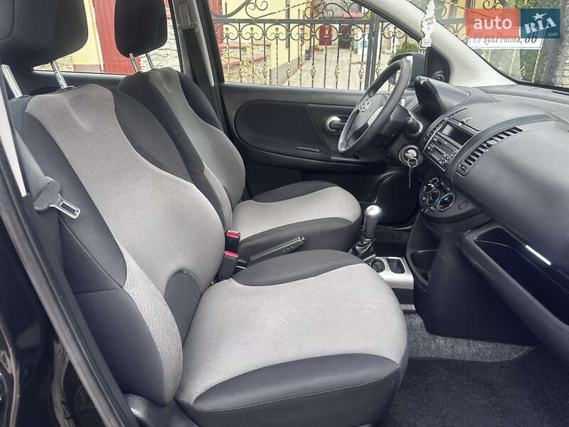 Хэтчбек Nissan Note 2009 в Дубно