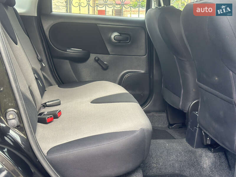 Хэтчбек Nissan Note 2009 в Дубно