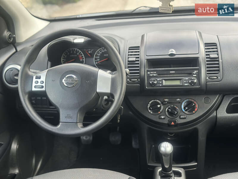 Хэтчбек Nissan Note 2009 в Дубно