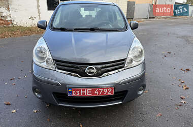 Хэтчбек Nissan Note 2010 в 