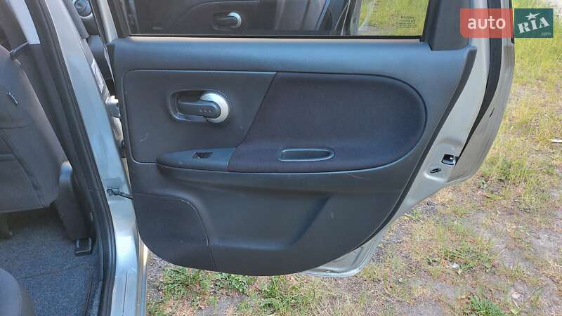 Хэтчбек Nissan Note 2010 в Луцке