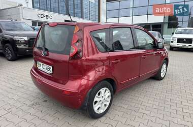 Хэтчбек Nissan Note 2012 в 
