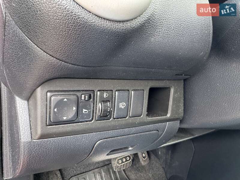 Хетчбек Nissan Note 2012 в Хмельницькому