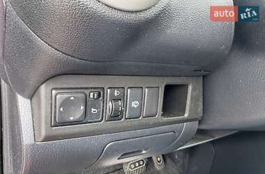 Хэтчбек Nissan Note 2012 в 