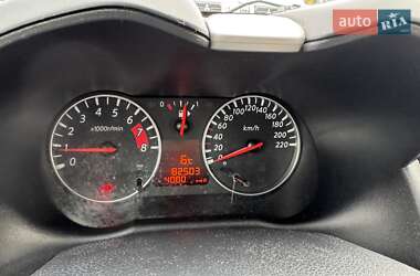 Хэтчбек Nissan Note 2012 в 