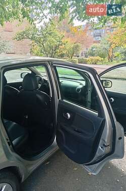 Хэтчбек Nissan Note 2013 в 