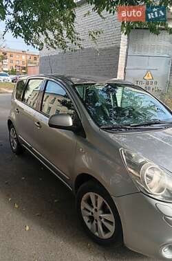 Хэтчбек Nissan Note 2013 в 