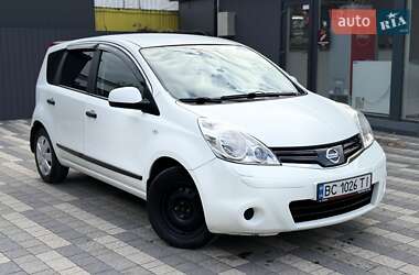 Хэтчбек Nissan Note 2012 в 