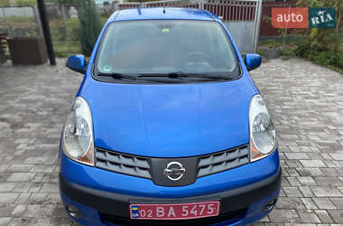 Хэтчбек Nissan Note 2007 в 