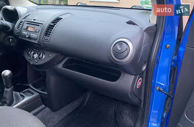 Хэтчбек Nissan Note 2007 в 
