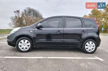 Хэтчбек Nissan Note 2009 в 