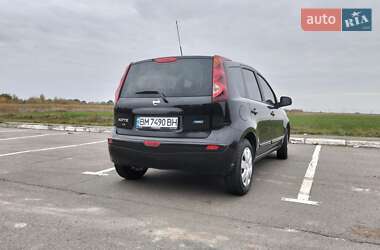 Хэтчбек Nissan Note 2009 в 