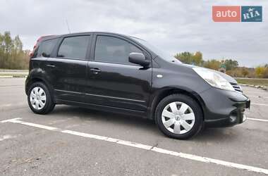 Хэтчбек Nissan Note 2009 в 