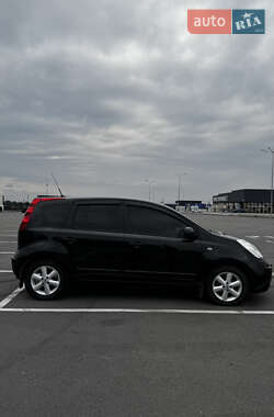 Хетчбек Nissan Note 2008 в  фото 5 Хетчбек Nissan Note 2008 в