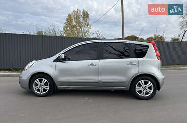 Хэтчбек Nissan Note 2008 в 