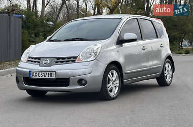 Хэтчбек Nissan Note 2008 в 