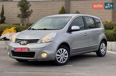 Хэтчбек Nissan Note 2010 в 