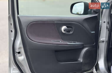 Хэтчбек Nissan Note 2010 в 