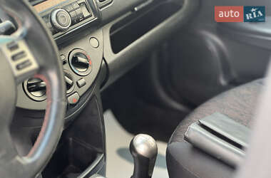 Хэтчбек Nissan Note 2010 в 