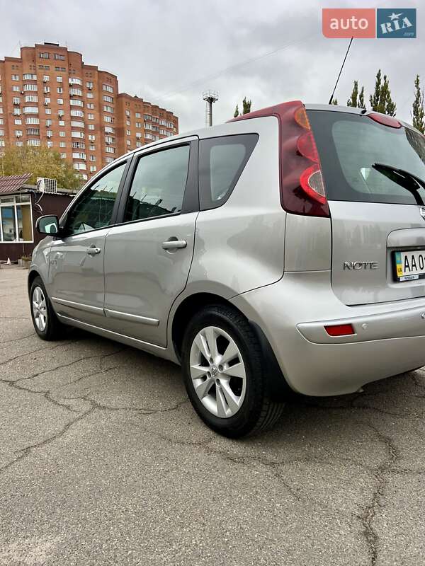 Хетчбек Nissan Note 2010 в Києві