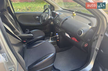 Хэтчбек Nissan Note 2008 в 